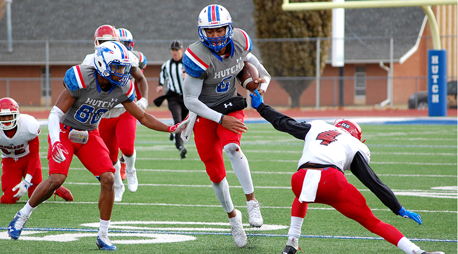 Salt City Bowl Offensive MVP Khalil McClain rushed for two long touchdowns and a game-high 185 yards in a 35-6 Hutchinson victory over Navarro on Saturday at Gowans Stadium. (Casey Bailey/Blue Dragon Sports Information)