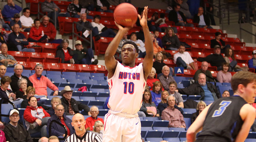 Devonte Bandoo scored the final nine points of the game for the Blue Dragons as No. 6 Hutchinson defeated Barton 81-73 on Saturday at the Sports Arena. (Joel Powers/Blue Dragon Sports Information)