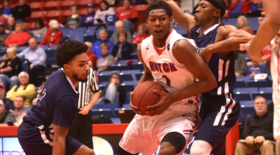 Saquan Singleton has a huge all-around game to lift the No. 7 Blue Dragon men to an 86-81 overtime win on Wednesday at Neosho County (Casey Bailey/Blue Dragon Sports Information)