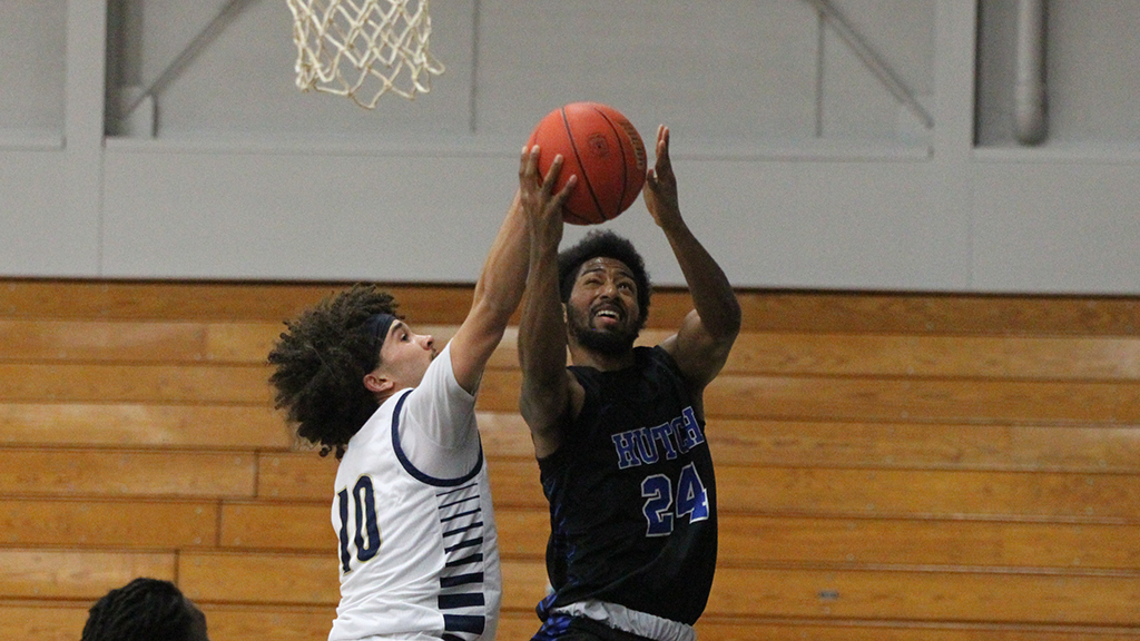 Kobe Smith scores a career-high 18 points to help the No. 21 Blue Dragons to a 106-89 KJCCC road win on Wednesday at Independence. (Billy Watson/Blue Dragon Sports Information)