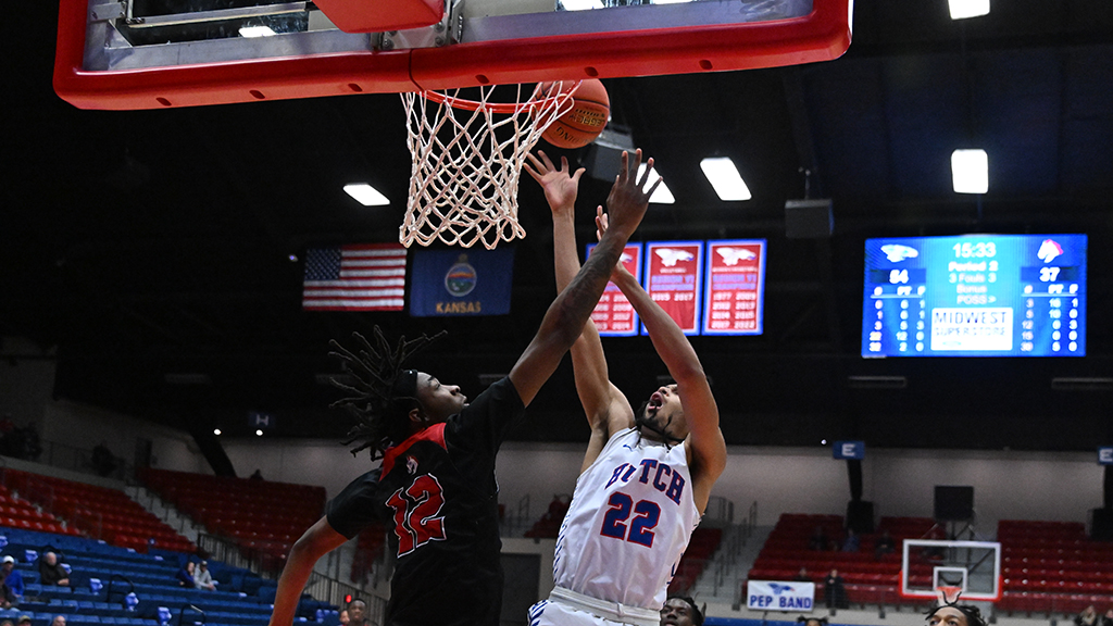 Kamryn Thomas goes to the hoop for two of his team-high 16 points as No. 21 Hutchinson defeated Northwest Tech 89-56 on Saturday at the Sports Arena. (Andrew Carpenter/Blue Dragon Sports Information)