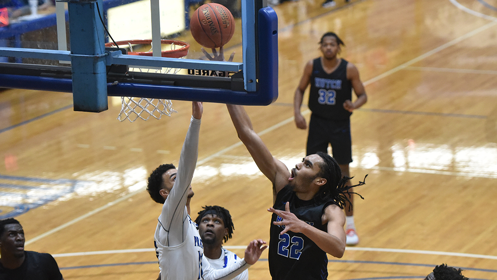 Kamryn Thomas tied a career high with 25 points in No. 15 Hutchinson's 109-78 victory over the Pratt Beavers on Wednesday in Pratt. (Billy Watson/Blue Dragon Sports Information)