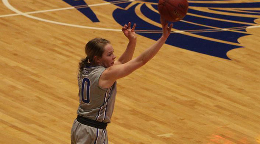 Sara Cramer hit 3 big 3-pointers to lead the No. 17 Blue Dragon women to a 62-43 victory over Coffeyville on Saturday at Coffeyville. (Joel Powers/Blue Dragon Sports Information)