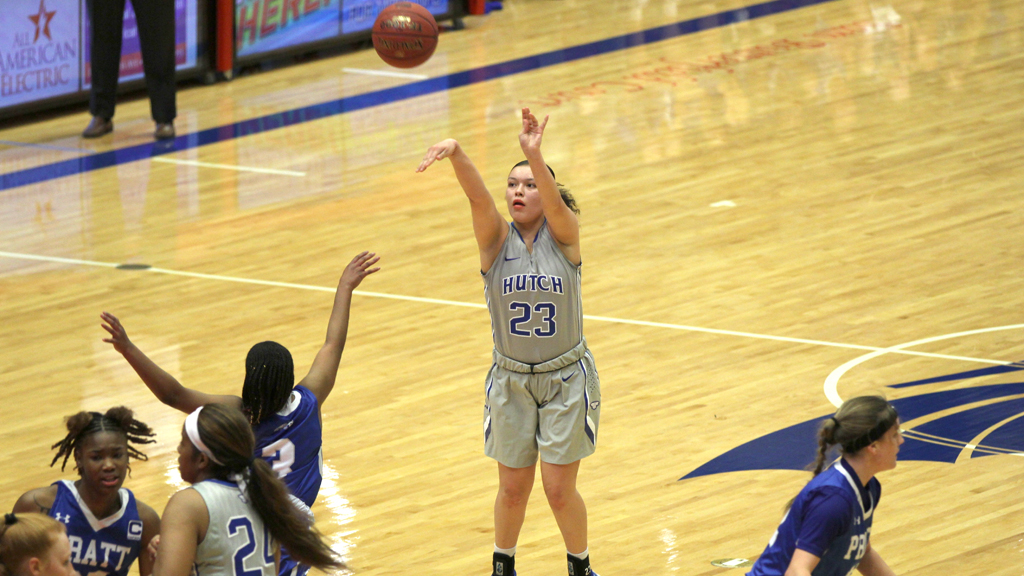 Makayla Vannett hits three 3-pointers in No. 4 Hutchinson's 69-38 Jayhawk West win over Pratt on Saturday at the Sports Arena. (Bre Rogers/Blue Dragon Sports Information)
