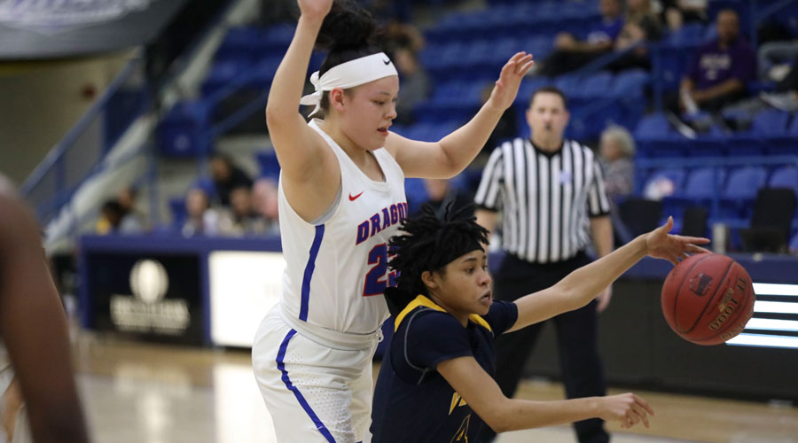 Freshman Makayla Vannett (23) had career highs of six 3-pointers and 20 points to lead the Blue Dragon women to an 81-60 win over Western Nebraska on Monday in the opening-round of the 2019 NJCAA Tournament in Lubbock, Texas. (Photo courtesy Joe Morales/Rapid Shotz photography)
