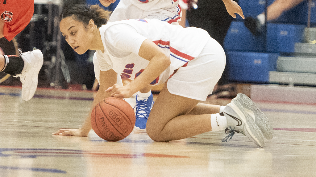 Mele Kailahi records her third double-double of the season with 14 points and a career-high 16 rebounds on a 70-54 loss on Saturday night at Seward County. (Andrew Carpenter/Blue Dragon Sports Information)