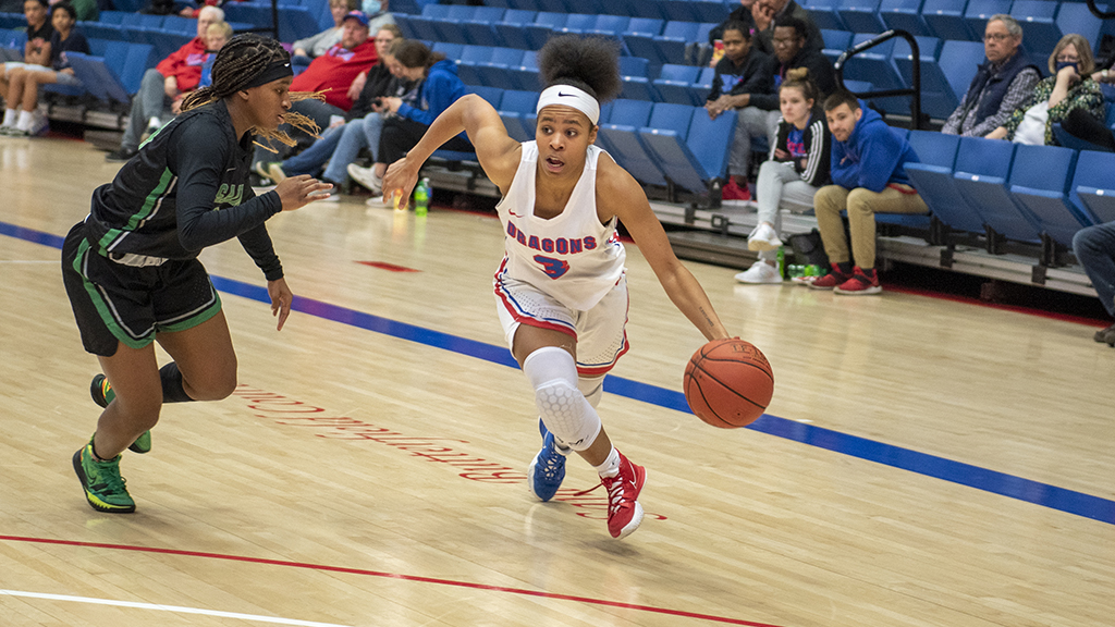 Kalyn Ervin scores 21 points, but the No. 20 Blue Dragon women fall short against Seward County 66-61 on Wednesday at the Sports Arena. (Andrew Carpenter/Blue Dragon Sports Information)