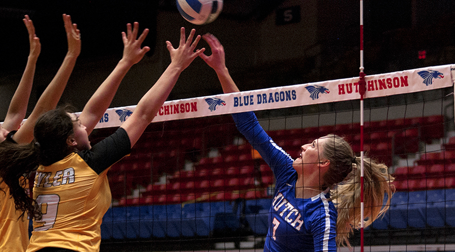 Eden Hiebert had nine kills to lead the Blue Dragon Volleyball team to a sweep over the Independence Pirates on Monday in Independence. (Bre Rogers/Blue Dragon Sports Information).