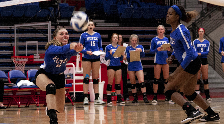 Cassidy Crites had her eighth double-double of the season to lead the Blue Dragons to a 3-0 sweep of Pratt for Hutch's fourth-straight victory on Wednesday at the Sports Arena. (Casey Bailey/Blue Dragon Sports Information)