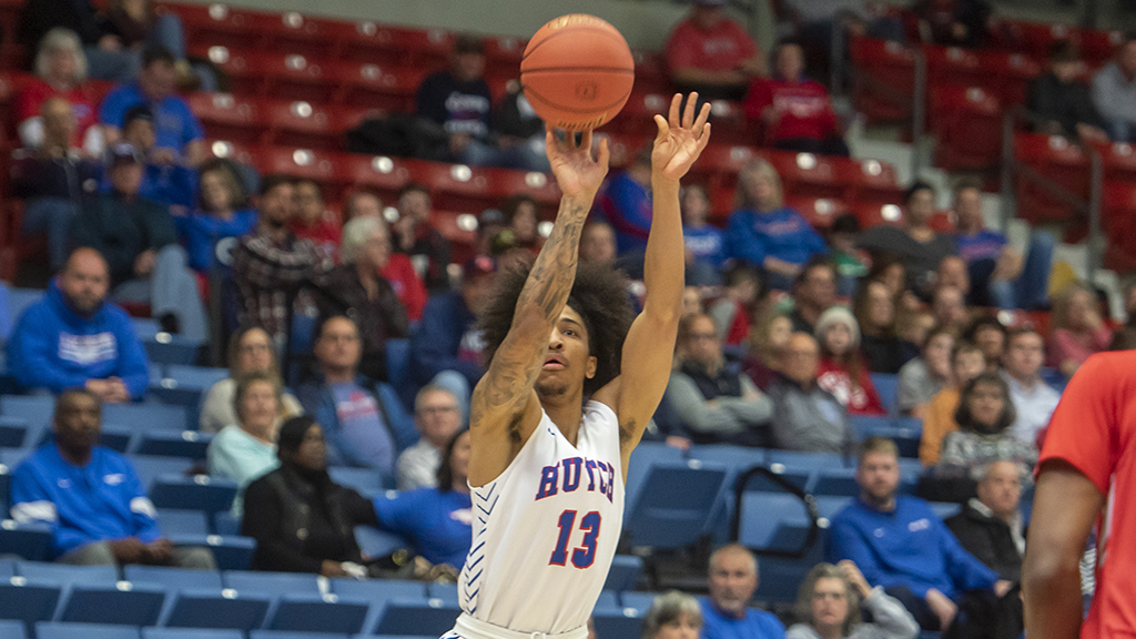 Angelo Stuart scores 21 points, but the No. 13-ranked Blue Dragon men fall to Coffeyville 86-71 on Saturday at the Sports Arena. (Andrew Carpenter/Blue Dragon Sports Information).