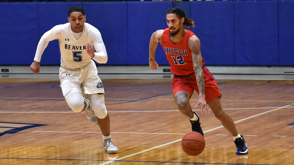 Nate Goodlow drives to the hoop in the first half of a 112-100 loss to the Beavers on Monday night in Pratt. (Steve Carpenter/Blue Dragon Sports Information)