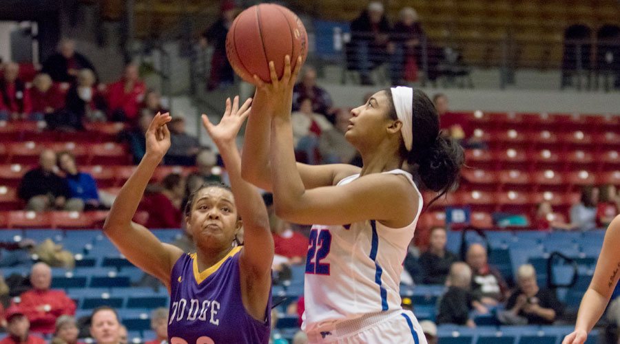 Dejanae Roebuck had 17 points to lead the No. 18 Blue Dragons to a 74-47 win over Dodge City on Saturday at the Sports Arena. (Allie Schweizer/Blue Dragon Sports Information)