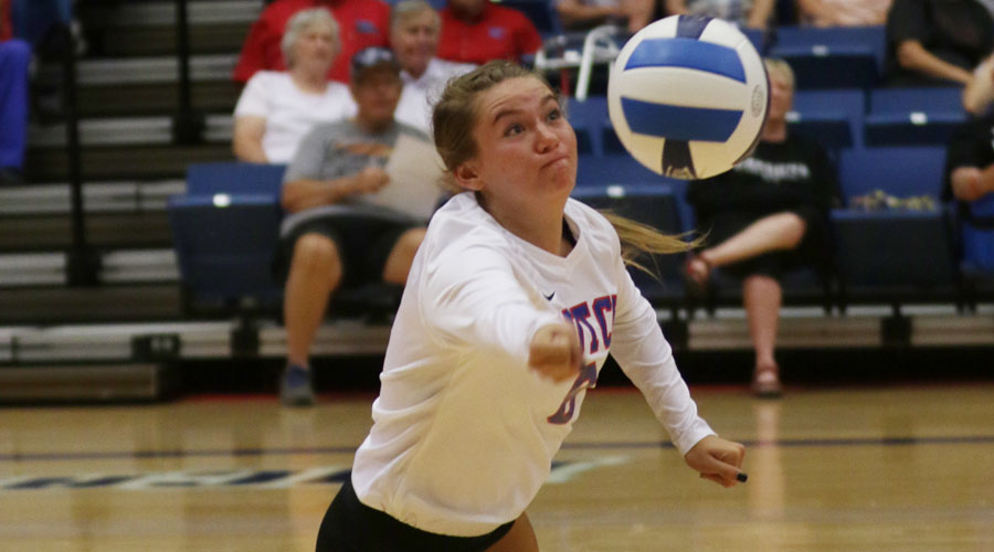 Raychel Reed lunges for a ball in the first set of Hutchinson's 3-0 Jayhawk West victory over Garden City on Wednesday at the Sports Arena. (Allie Schweizer/Blue Dragon Sports Information)